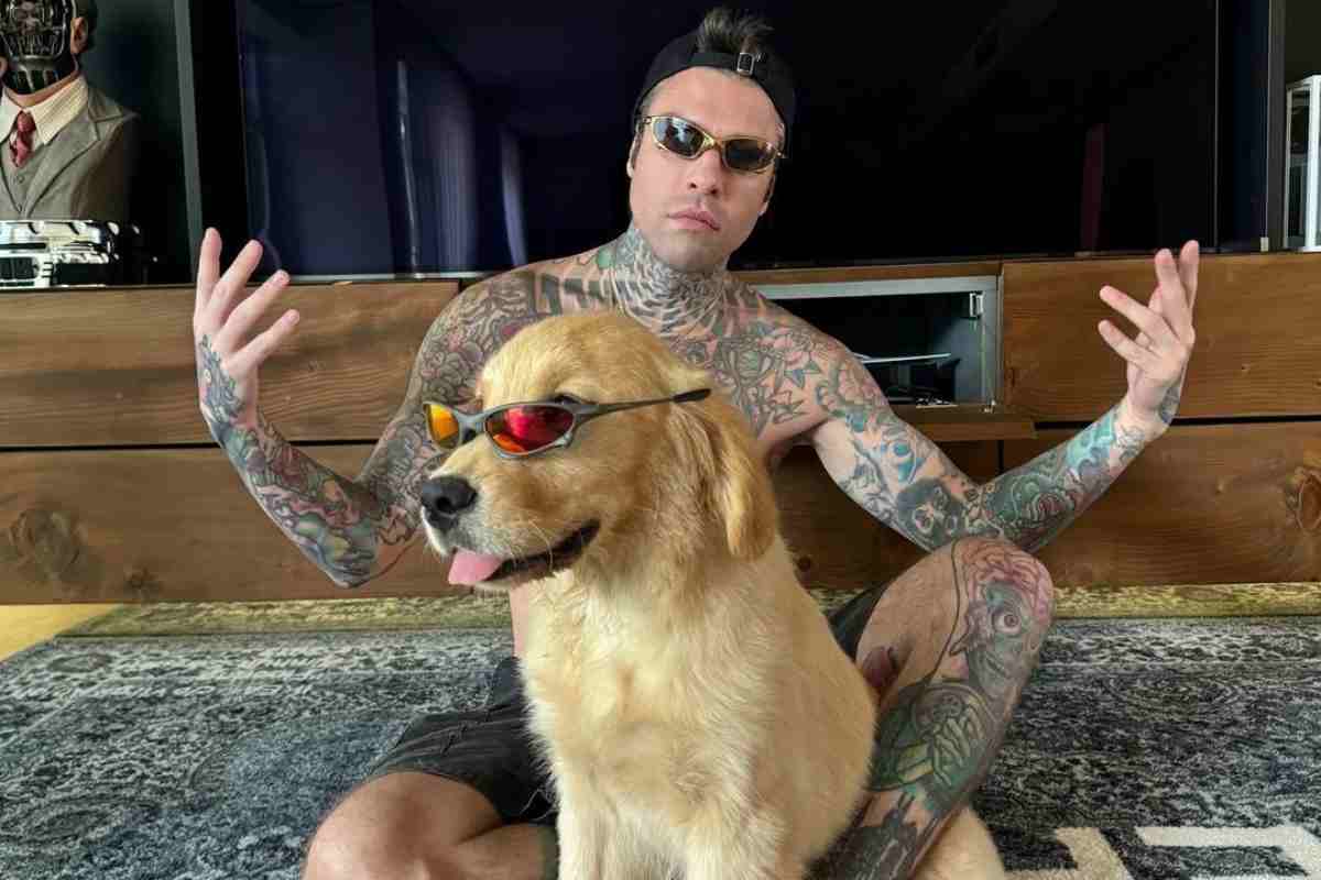 Fedez è la mega festa nella villa in Sardegna come vendetta contro i vicini