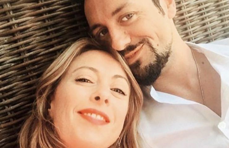 Giorgia Meloni ed Andrea Giambruno insieme in vacanza in Puglia da genitori separati